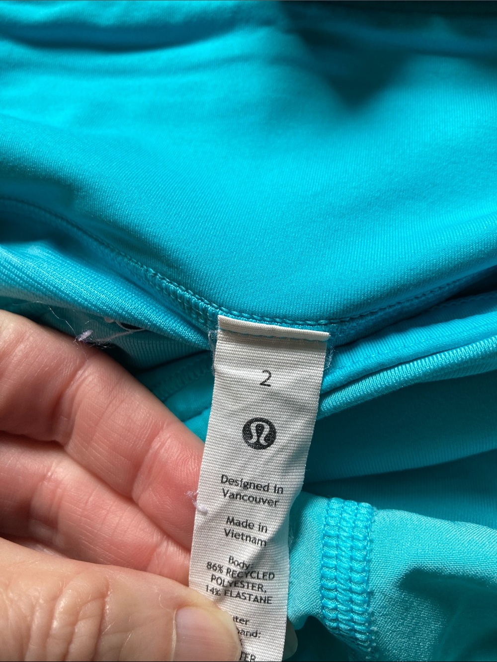 Bundle of 2 pairs of Lululemon speed up shorts size 2 - Picture 3 of 3